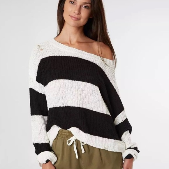 Daytrip Sweaters - | daytrip • deconstructed black & white sweater • small |